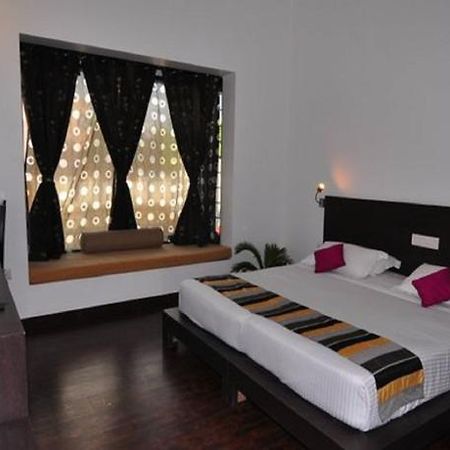 The Saneer Jaipur Hotel Exterior photo